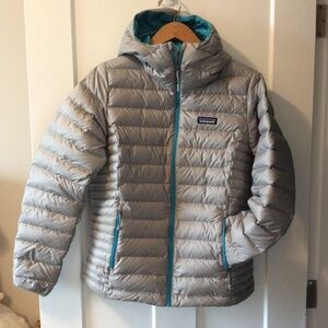Patagonia Down Sweater Hoody - W's Grey w/ Turquoise trim MEDIUM